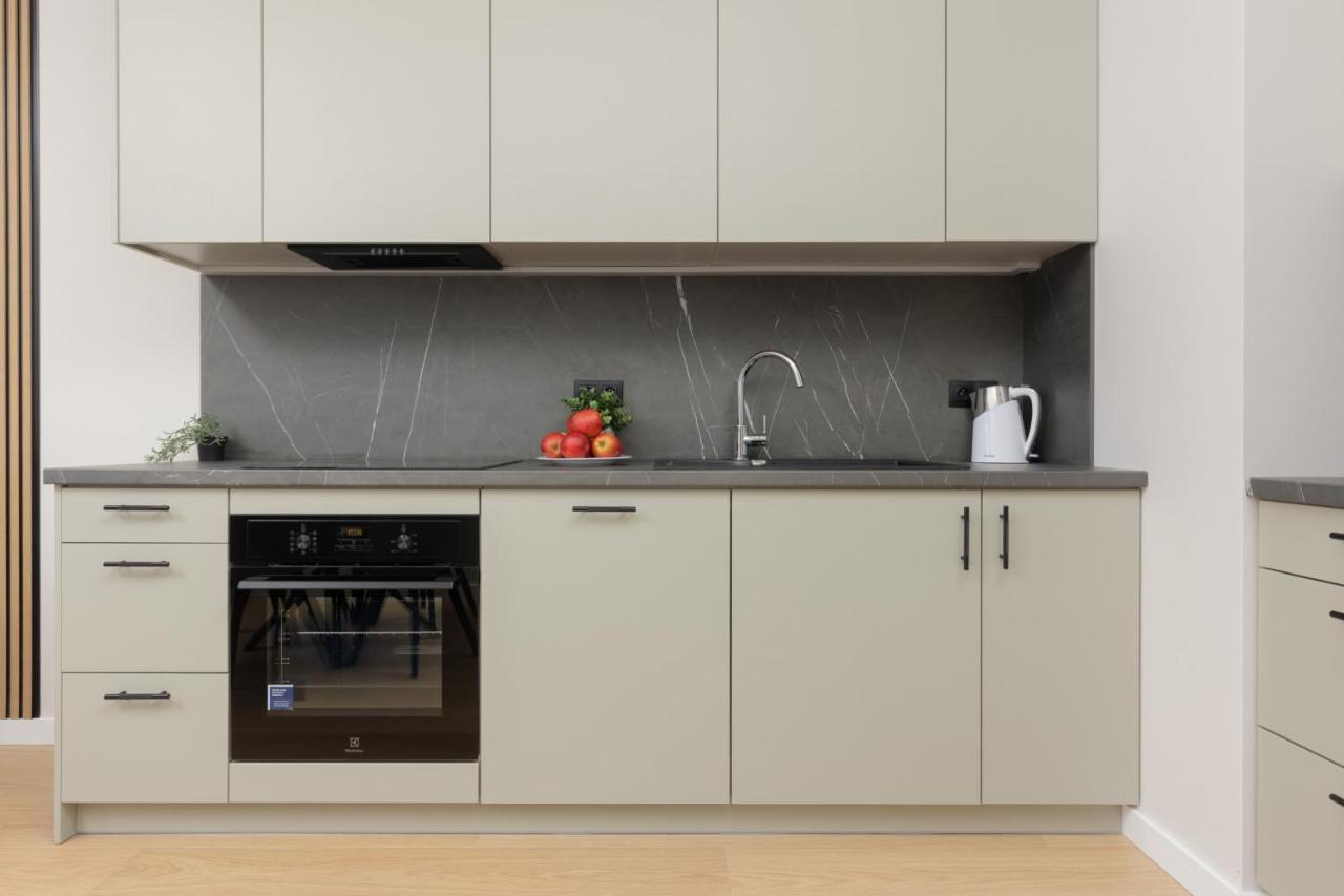 Wola Spacious Flat With Air Conditioning & Balcony By Noclegi Renters Βαρσοβία Εξωτερικό φωτογραφία
