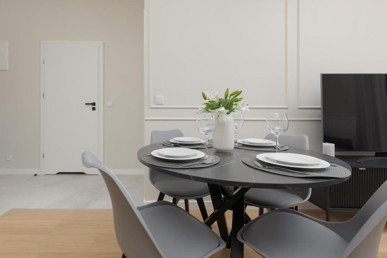 Wola Spacious Flat With Air Conditioning & Balcony By Noclegi Renters Βαρσοβία Εξωτερικό φωτογραφία