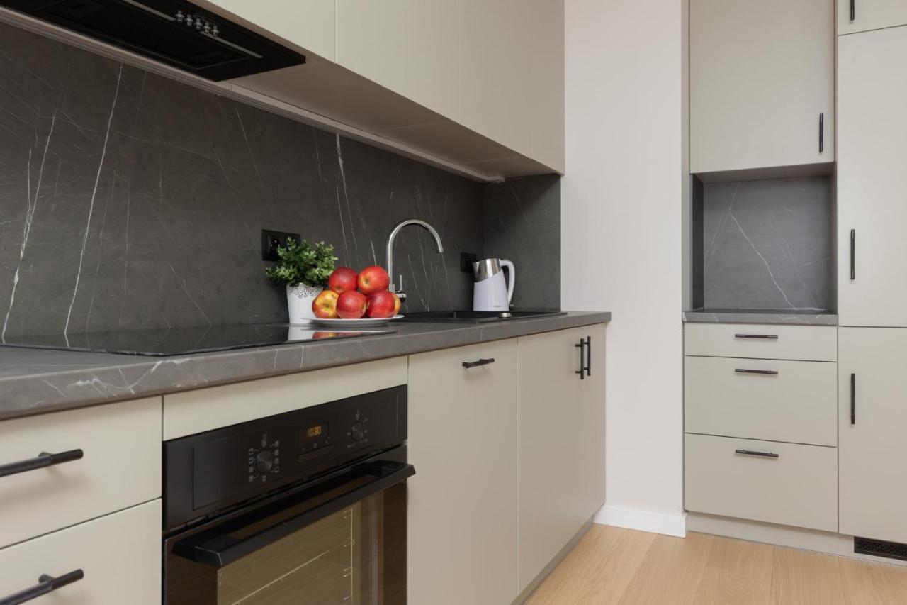 Wola Spacious Flat With Air Conditioning & Balcony By Noclegi Renters Βαρσοβία Εξωτερικό φωτογραφία